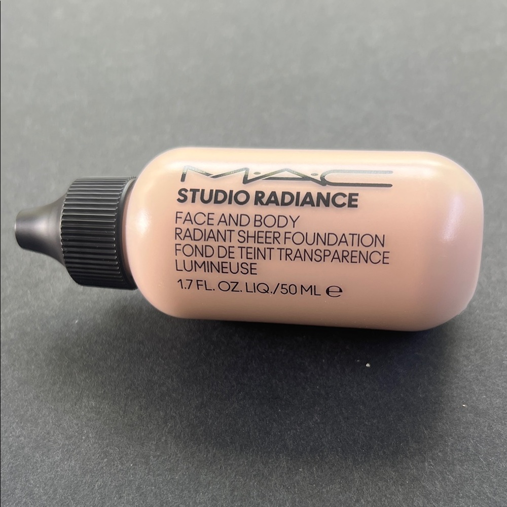 MAC Cosmetics Studio Radiance Face & Body Foundation — W1-AC2